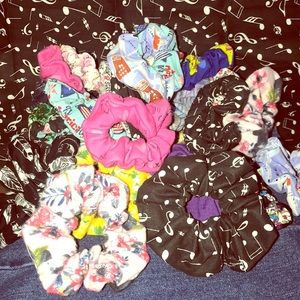 SCRUNCHIES! ♥️🥰